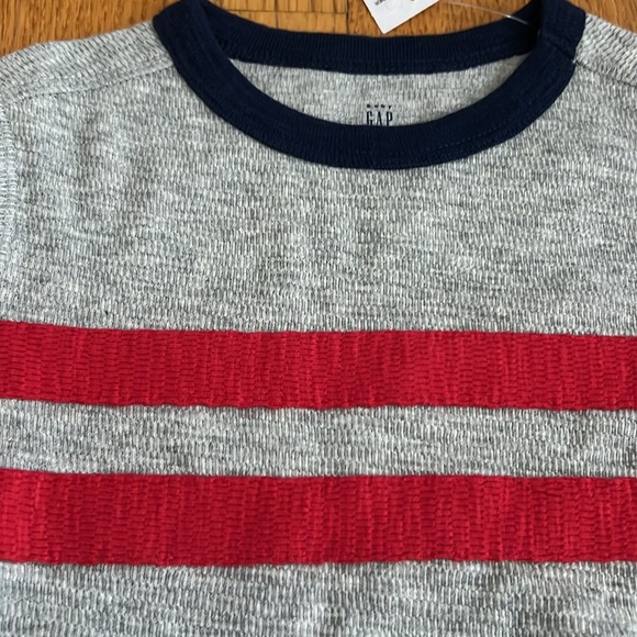 Gap NWT Red Chest Stripe Lightweight Gray Thermal - Picture 3 of 8